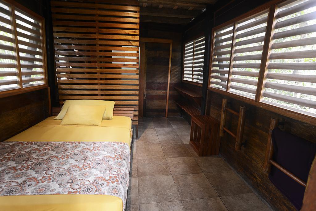 Jamu Lodge Puerto Montufar Exterior foto