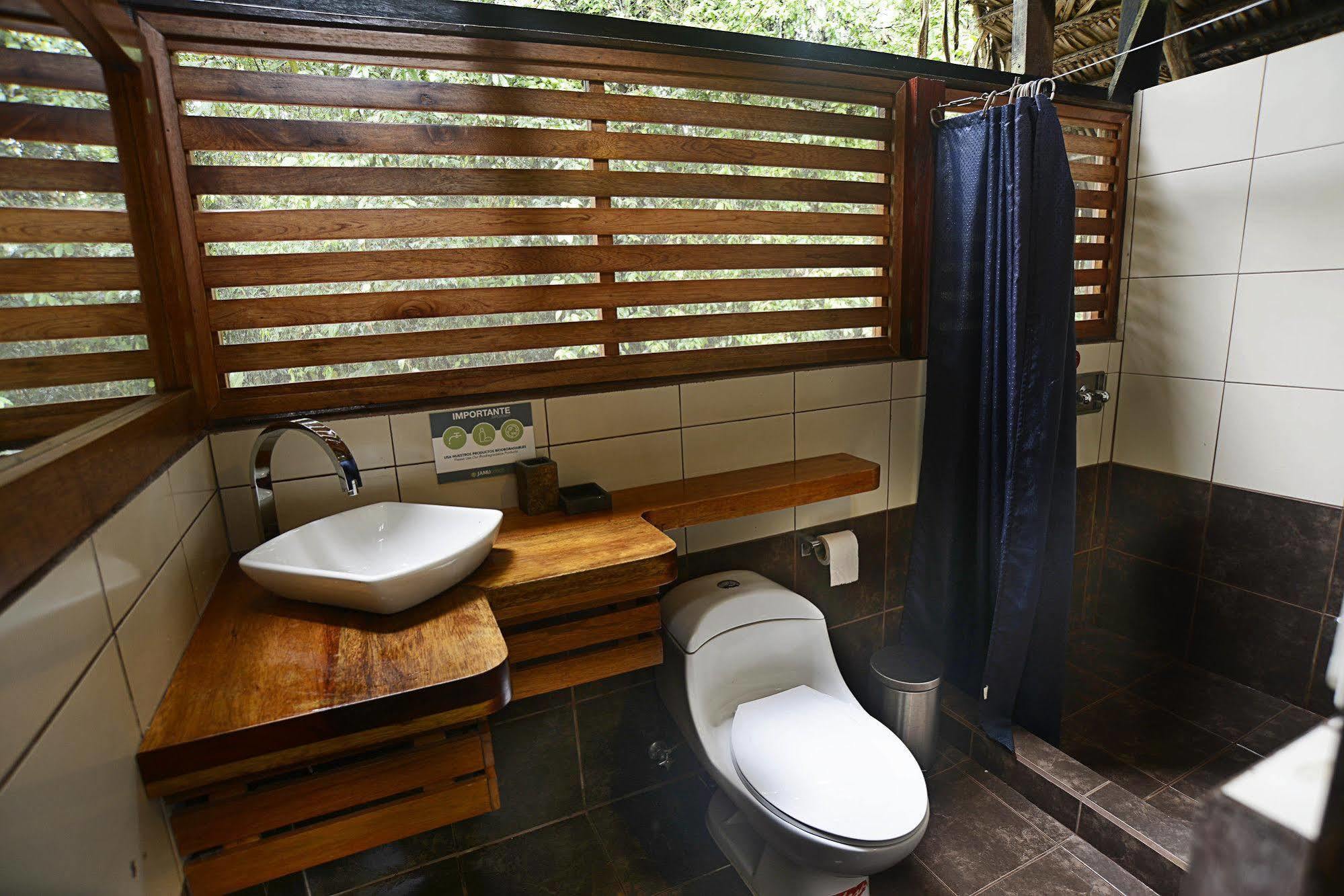 Jamu Lodge Puerto Montufar Exterior foto